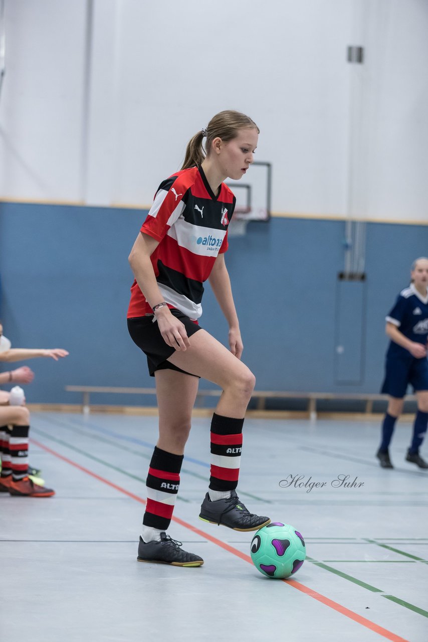 Bild 198 - C-Juniorinnen Loewinnen Cup